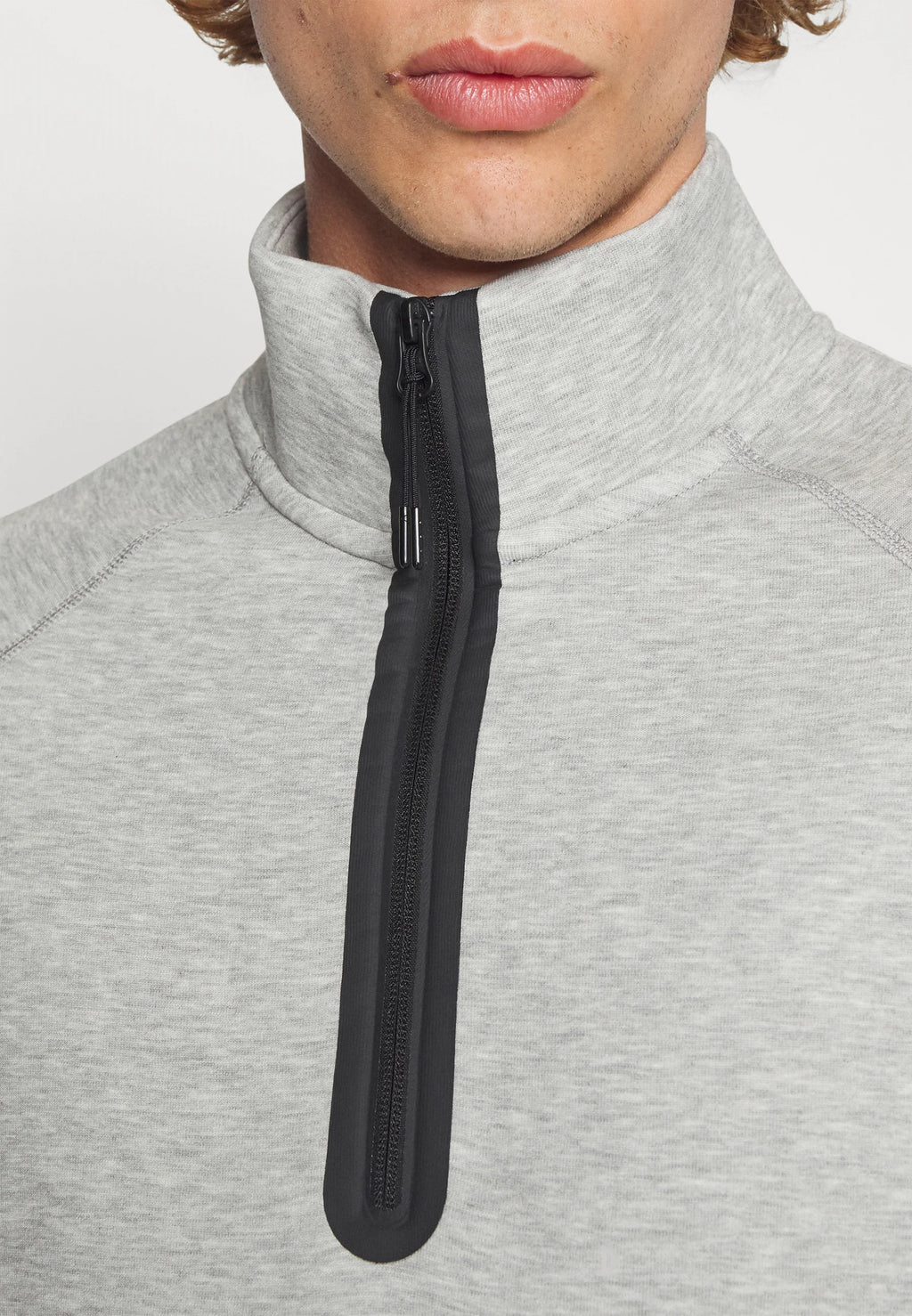Pull Nike Teck "kangourou" gris