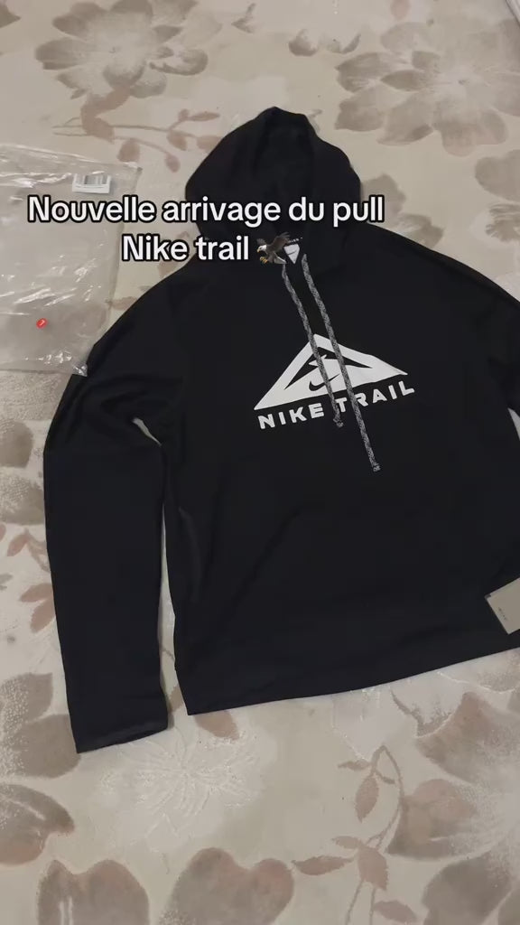 Pull Nike Trail Noir